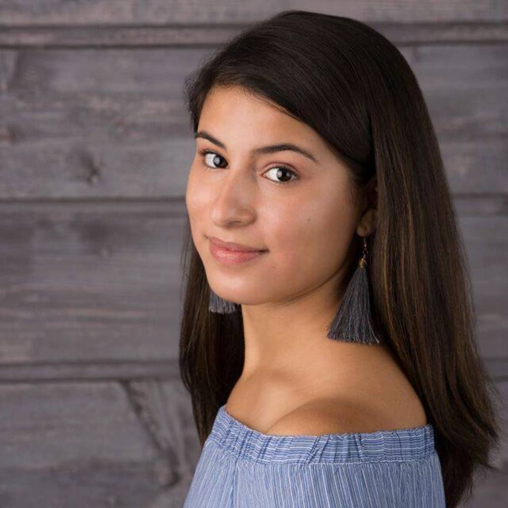 Meet your Posher, Gabriela